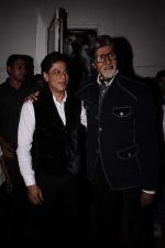 Shahrukh Khan, Amitabh Bachchan on the sets of KBC in Filmcity on 7th Oct 2011 (36).JPG